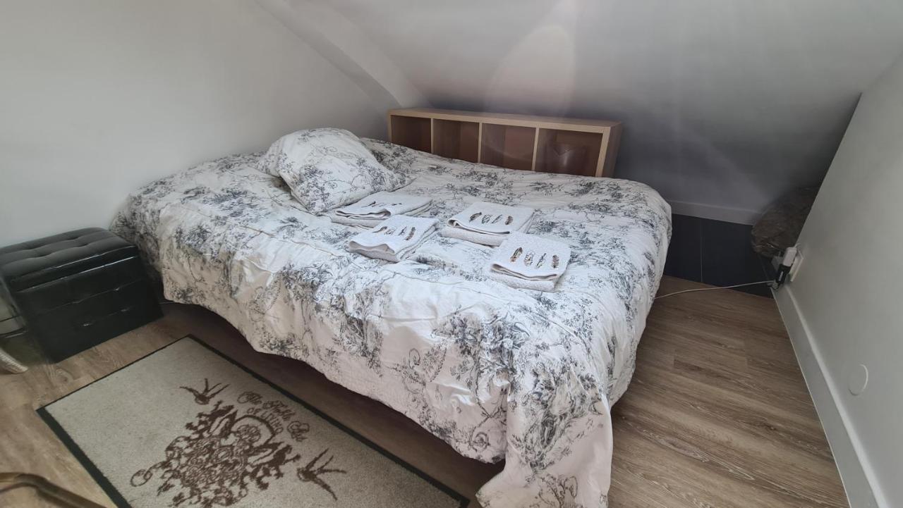 Appartement Coeur De Paris Avec Vue Sur Les Toits Exterior foto
